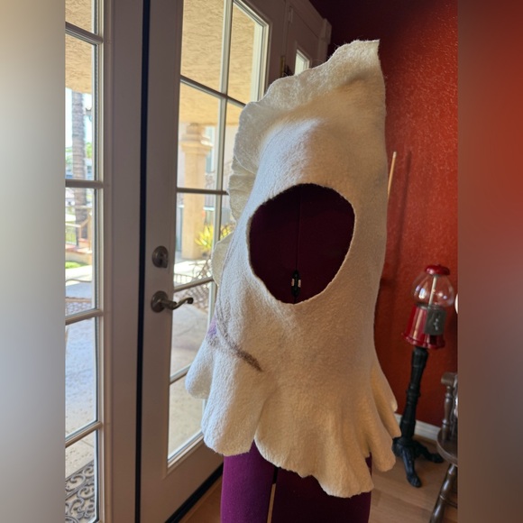 Ivory Felted Wool Floral Ruffle Vest - Picture 4 of 8